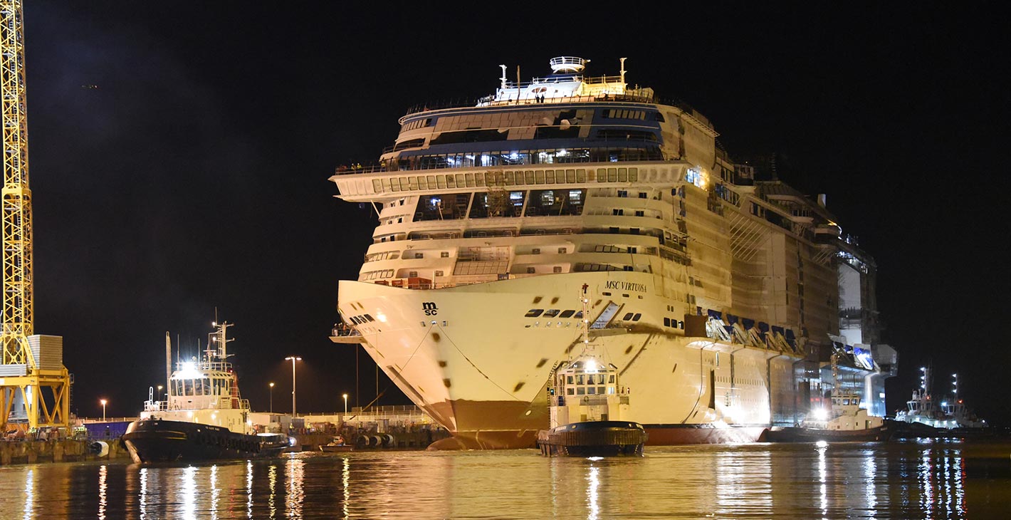 AUFSCHWIMMEN DER MSC VIRTUOSA: <br/>MSC CRUISES FEIERT DEN DRITTEN MEILENSTEIN IM SCHIFFSBAU INNERHALB WENIGER WOCHEN