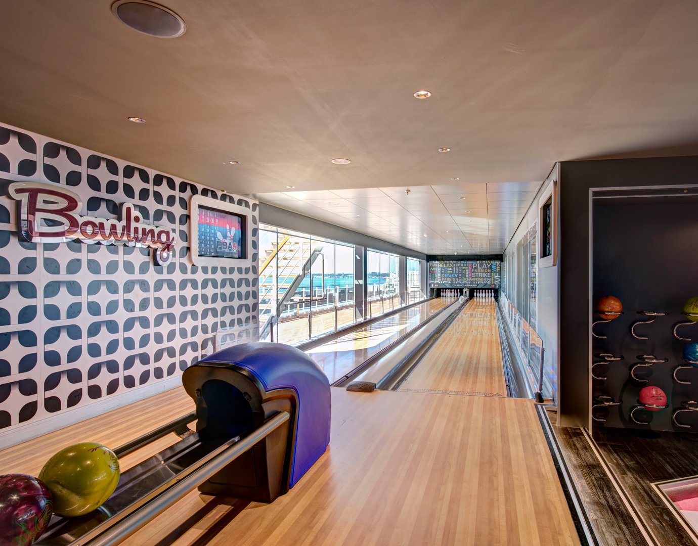 MSC Grandiosa Entertainment Full Size Bowling Alley 06 MSC Grandiosa Entertainment Full Size Bowling Alley 06